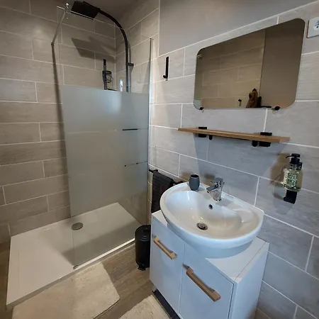 Les De L'estelou Bed and breakfast